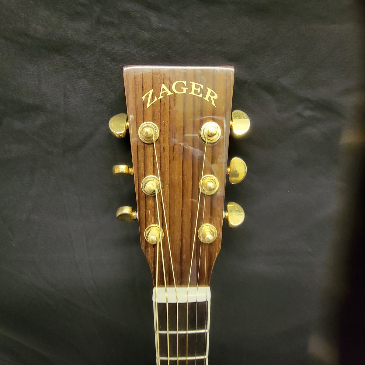 ZAD80CE Solid Cedar/Rosewood Acoustic Electric Pro Series Backstage
