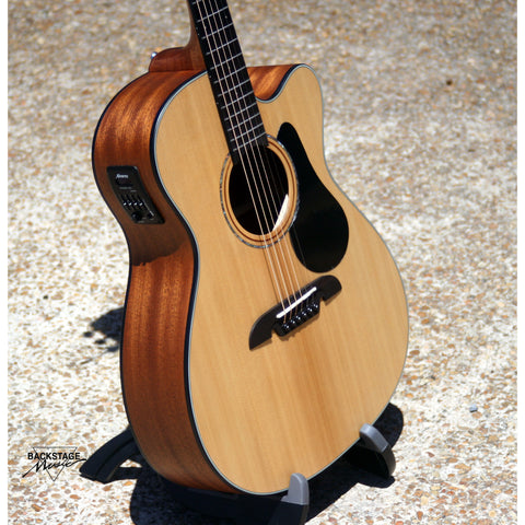 Alvarez Artist AF30CE Folk Body Acoustic/Electric Guitar