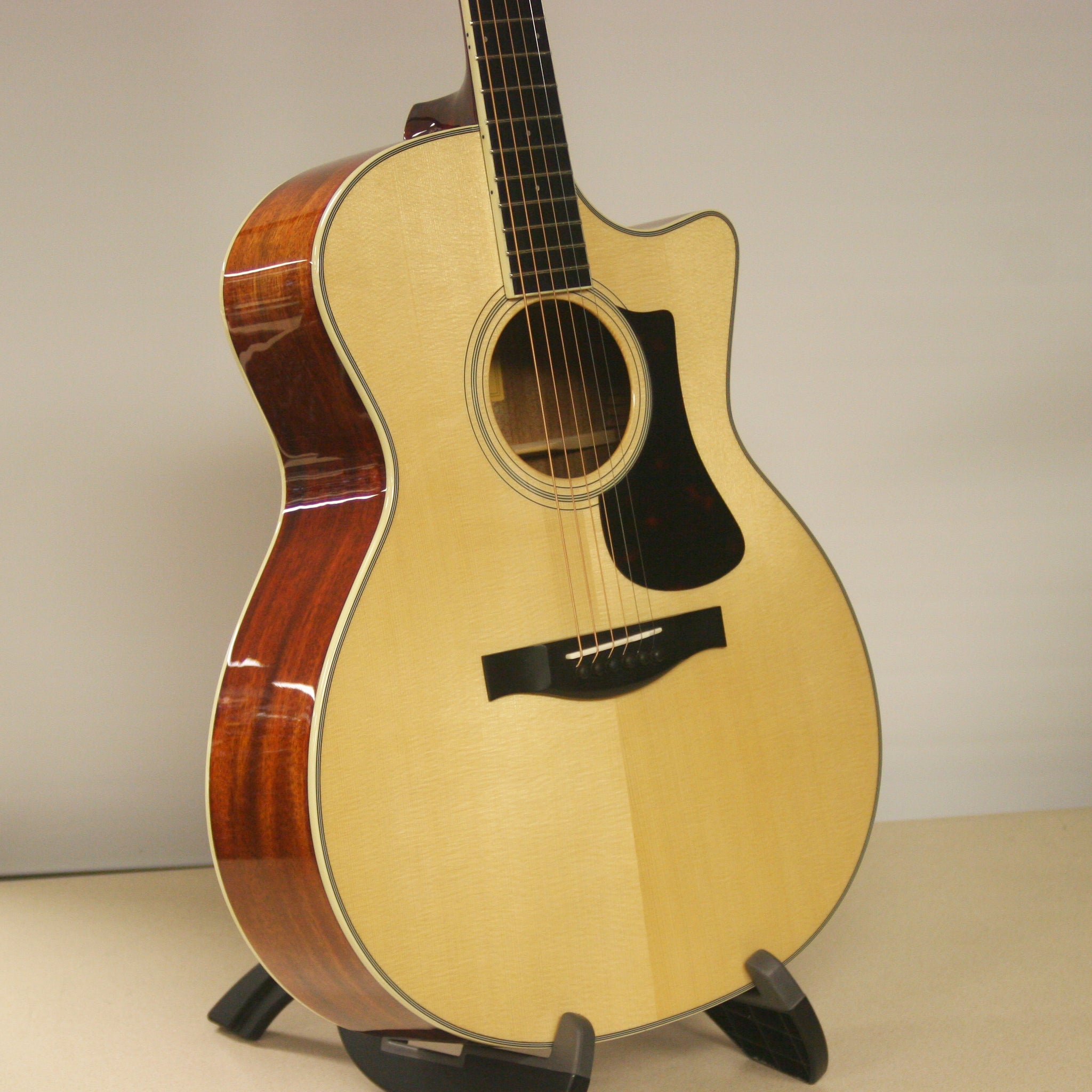 Eastman AC322CE Acoustic Guitar